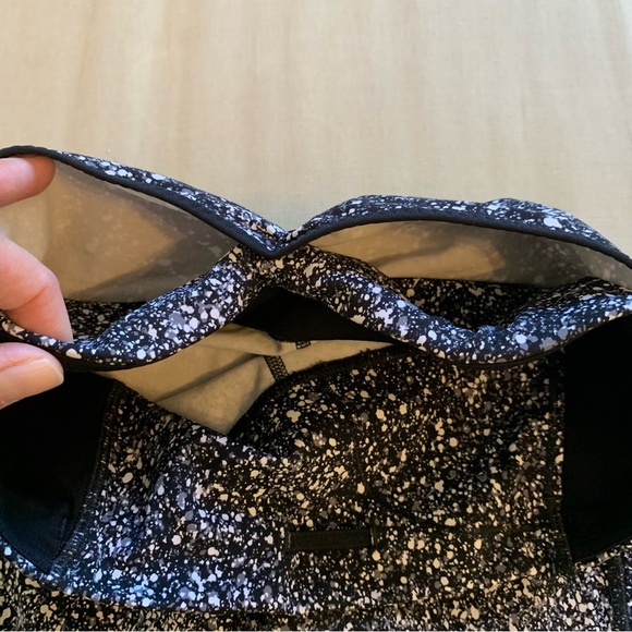 Lululemon Outrun 17" Crop Style W6ABNS Women’s Size 6 Splatter White Black/Black - Picture 10 of 15